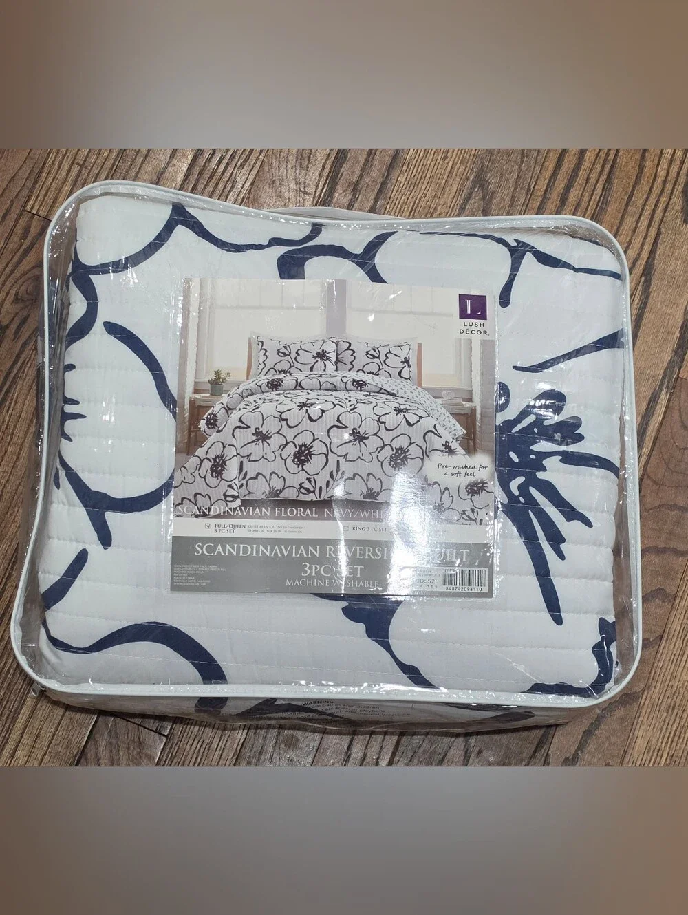 Navy Floral Reversible Quilt 3-Piece Set Full / Queen Lush Decor Scandanavian